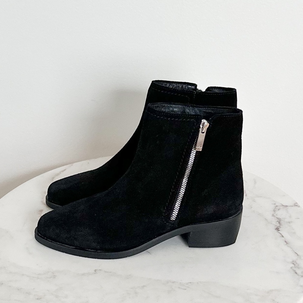 Aquatalia NEW Geanna Black Suede Block Heel Bootie Size 6.5 - Picture 5 of 7